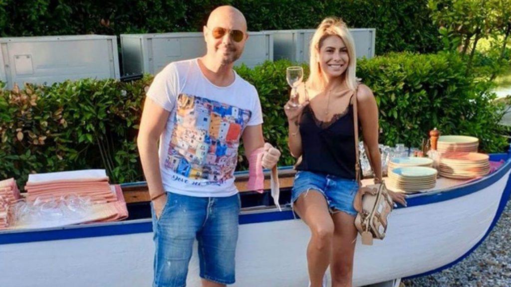 Imagine Stire Este împăcarea momentului în showbiz! S-a întâmplat la nouă luni de la divorț. Mantea a spus tot | 2review.ro