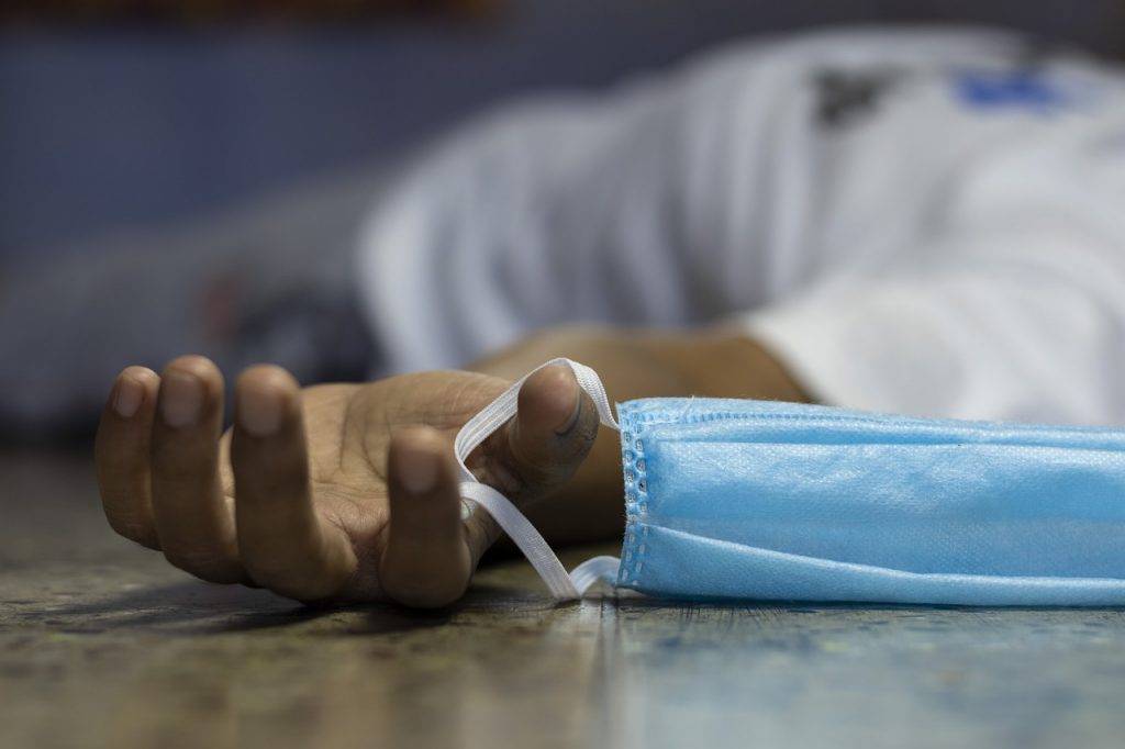 Imagine Stire Un medic legist din New York, dezvăluiri uimitoare despre coronavirus! Care este cel mai mare factor de risc al bolnavilor de Covid-19 | 2review.ro