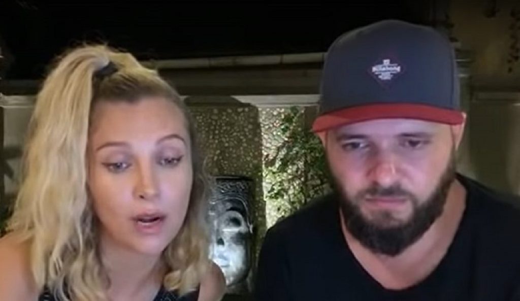 Imagine Stire Probleme mari pentru Lora, după ce s-a infectat în Bali cu un virus periculos: „Ne-a spus să ne rugăm să nu fie COVID” | 2review.ro