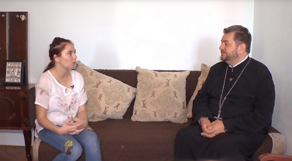 Imagine Stire Vulpița de la Acces Direct a ajuns la capătul puterilor. Soția lui Viorel a chemat preotul acasă și a recunoscut totul: „Am greșit și-mi pare rău” | 2review.ro
