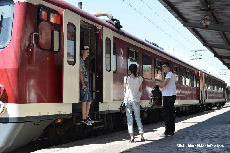 Un tânăr a rămas blocat în tren din cauza angajaților CRF: ”Sper să ajung până de Crăciun.”