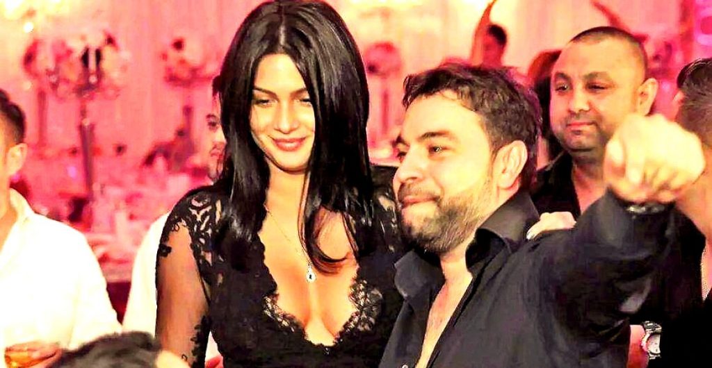 Imagine Stire Florin Salam și Roxana Dobre, nași de botez în toată regula! Cum s-a prezentat „Regele” manelelor la biserică | 2review.ro