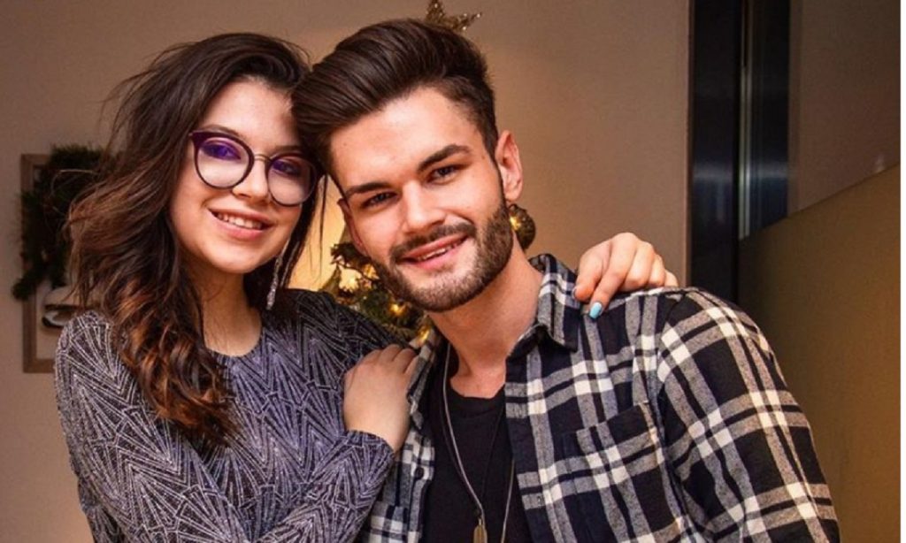 Imagine Stire Cleopatra și Edward Sanda, fotografia care a stârnit un val de controverse: ”E cumva însărcinată?” | 2review.ro