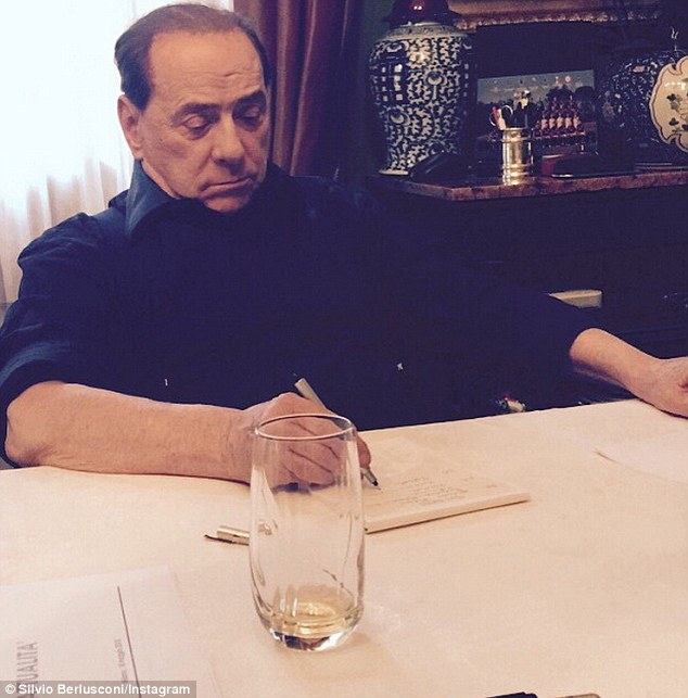 Medicul lui Silvio Berlusconi, rezervat cu privire la starea magnatului italian: „Se încadrează în categoria persoanelor mai fragile / Faza este delicată”