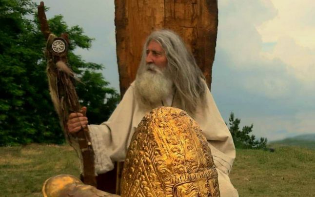 Imagine Stire Cascadorul Gelu Vlădoiu, care a jucat rolul lui Zamolxis din filmul cu același nume, a murit. Ce funeralii speciale va avea | 2review.ro