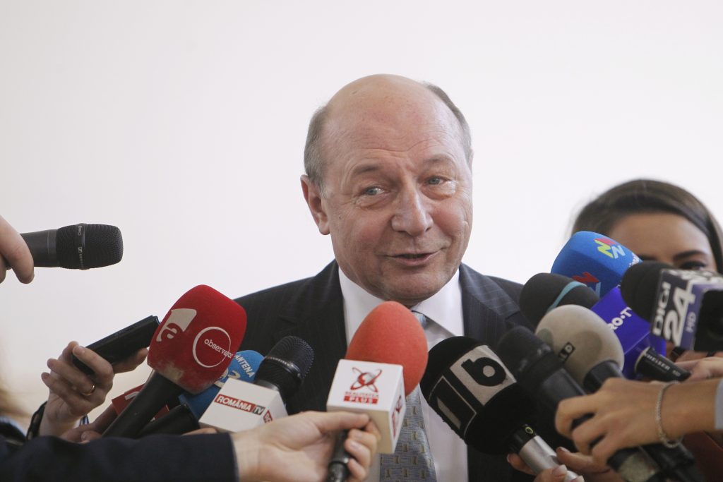 Imagine Stire Băsescu, jigniri pentru Orban: „Un rebut politic, gogoșar incompetent…” | 2review.ro