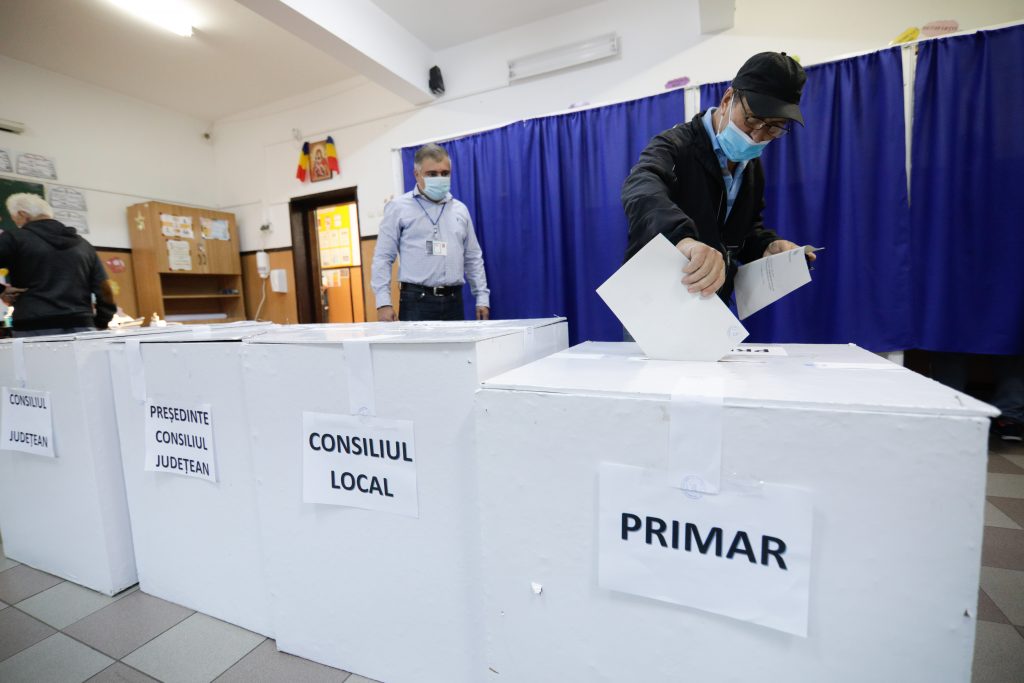 Imagine Stire Un bărbat din Bicaz a primit un buletin de vor deja ștampilat! Ce s-a întâmplat după | 2review.ro