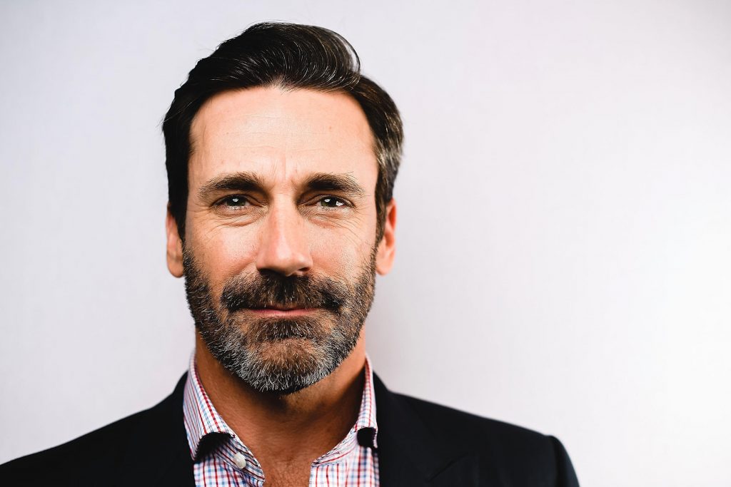 Imagine Stire Un nou cuplu în showbiz-ul internațional! Starul serialului „Mad Men” are o iubită cu 17 ani mai tânără | 2review.ro