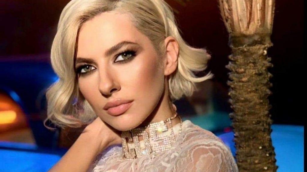 Imagine Stire Răzvan Simion e istorie! Lidia Buble a fost surprinsă acasă la un celebru cântăreț de la noi | 2review.ro