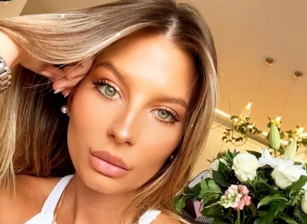 Imagine Stire FOTO | Ana Baniciu, imagine de senzație fără sutien! Cum s-a pozat | 2review.ro