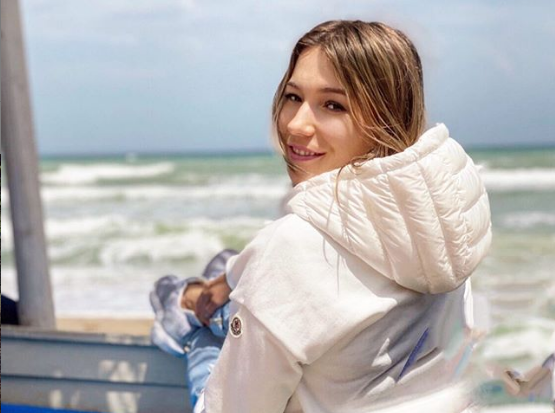 Imagine Stire Monica Roșu e însărcinată în 5 luni! A dezvăluit la Pro TV cum va naște + Pentru ce nu s-a pregătit | 2review.ro