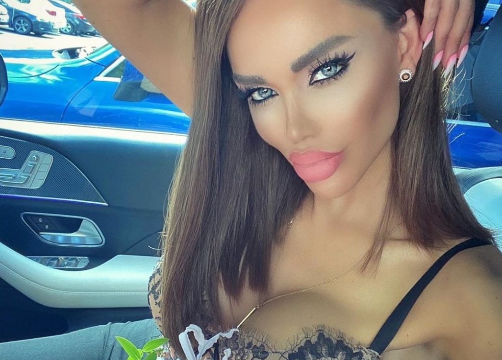 Imagine Stire FOTO | Bianca Drăgușanu, ipostază de-a dreptul ridicolă! Ce și-a făcut blondina | 2review.ro