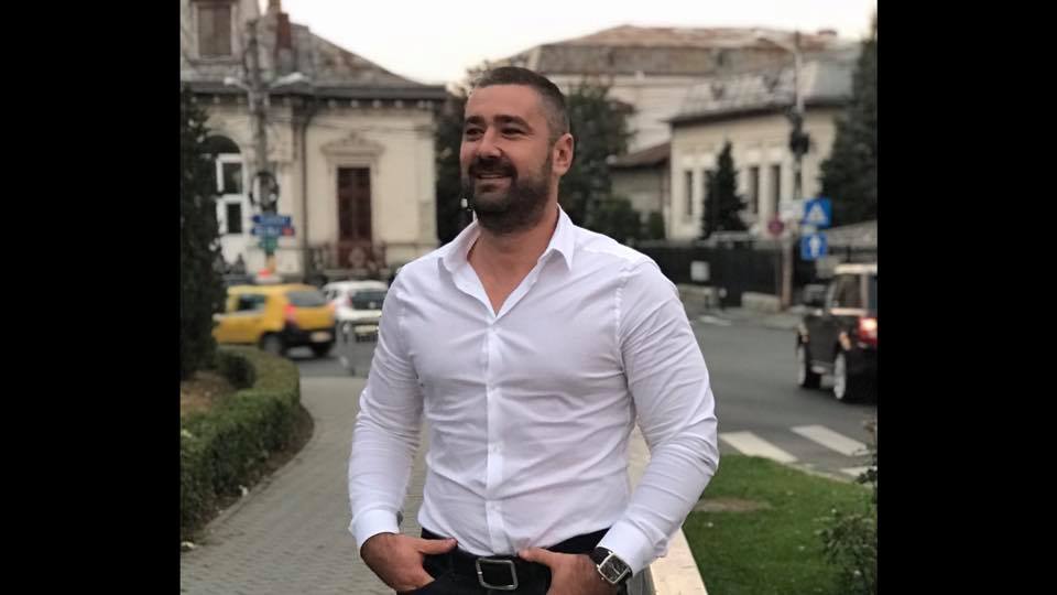 Imagine Stire Ziua manager de spital focar COVID-19, noaptea bântuie pe străzi pentru a își face campanie. Declarații șocante: „Cum să transmit eu virusul” | 2review.ro