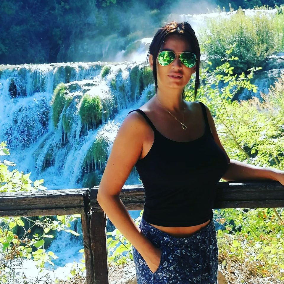 Imagine Stire Anunțul inedit prin care Nicoleta Luciu își vinde apartamentul din complexul rezidențial situat lângă Delta Văcărești. Suma imensă pe care trebuie să o plătească viitorul proprietar | VIDEO | 2review.ro