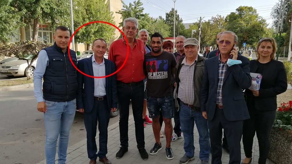 Imagine Stire Primarul din Făurei prins ieri că transportă oameni la vot a fost reales | 2review.ro