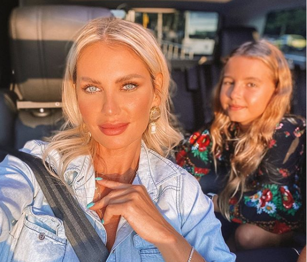 Imagine Stire Andreea Bănică, mesaj emoționant la o invitație live: ”Este boala care a răpit-o pe mama mea!” | 2review.ro