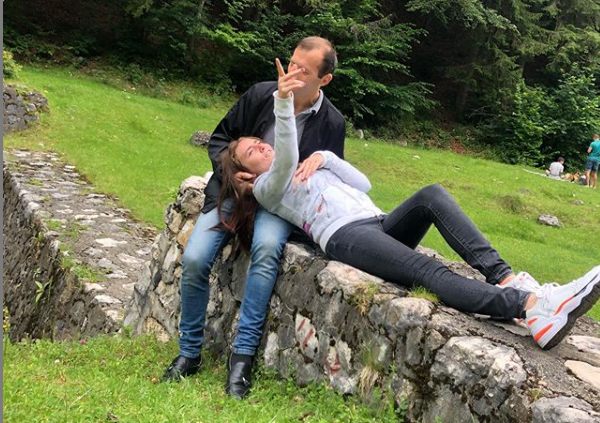 Imagine Stire Scandalul continuă la Acces Direct. Vulpița: ”Aruncați cu pietre-n mine!” / ”Marș acasă…” | 2review.ro