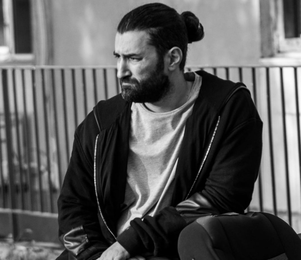 Imagine Stire Smiley trece prin clipe grele, după ce a aflat că Gina Pistol este însărcinată: “Sunt cam posac și obosit” | 2review.ro