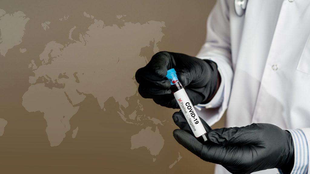 Imagine Stire Ministerul Educației, anunț de ultimă oră. Cate cazuri de coronavirus au fost raportate după testarea prin salivă | 2review.ro