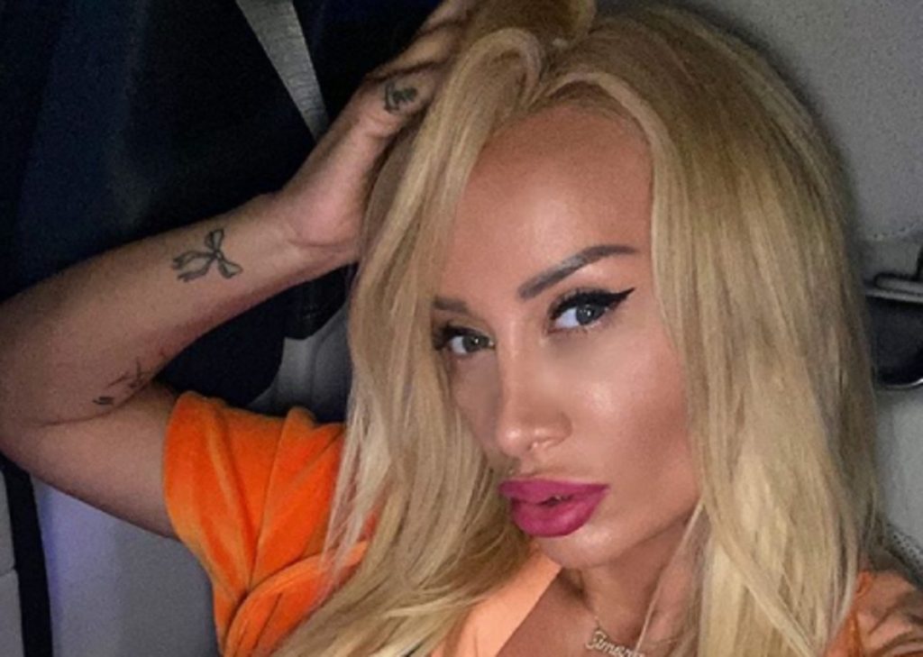 Imagine Stire Simona Trașcă a comis-o pe litoral! Blondina și-a lăsat zonele intime la vedere. FOTO | 2review.ro