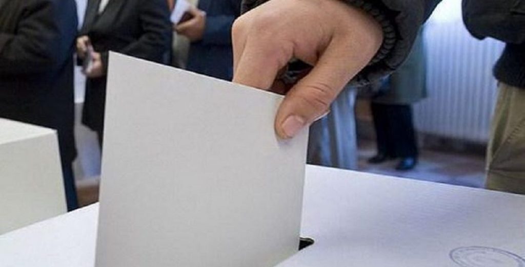 Imagine Stire Cum au votat astăzi românii infectați cu noul coronavirus. Ce reguli s-au aplicat | 2review.ro