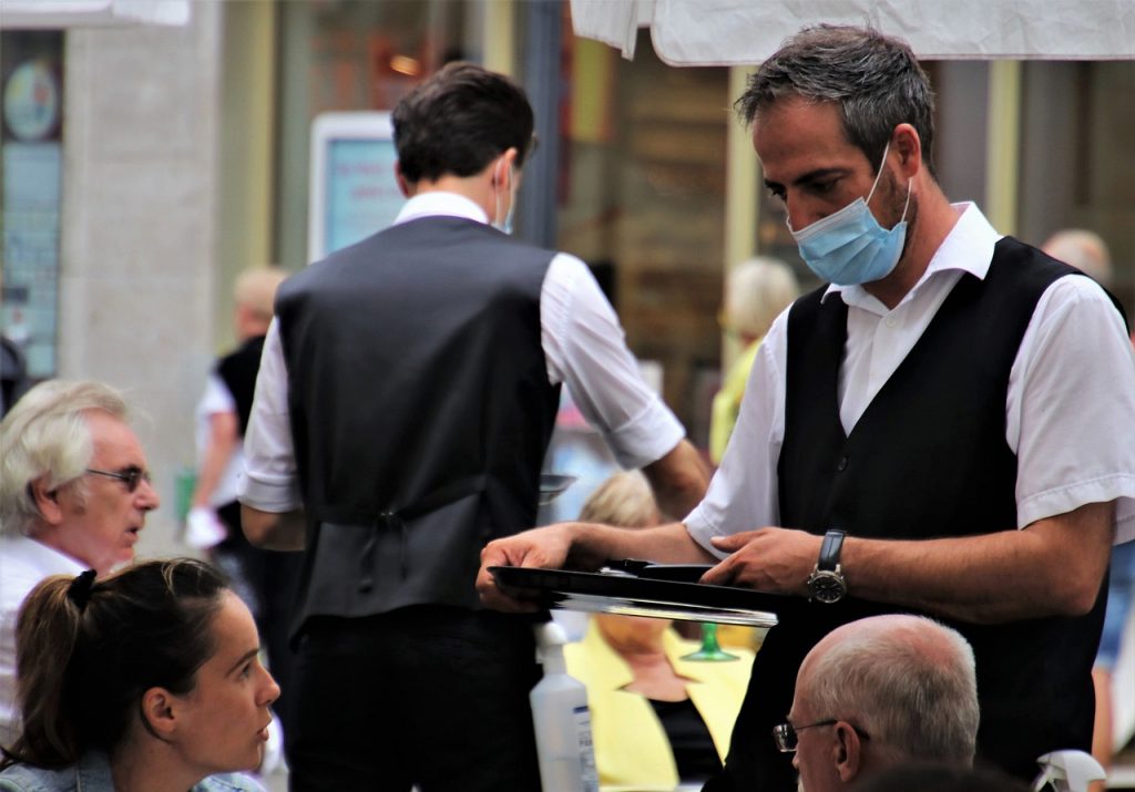 Imagine Stire Coronavirus, 19 septembrie. 1.333 de cazuri noi de persoane infectate cu SARS – CoV – 2, în ultimele 24 de ore | 2review.ro