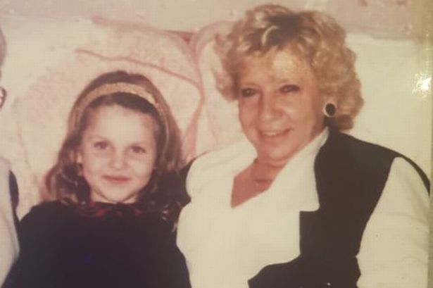 Imagine Stire FOTO | O femeie este convinsă că spiritul bunicii sale o vizitează! Ce a surprins pe cameră | 2review.ro