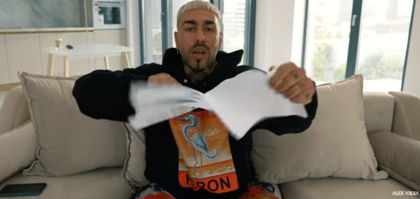 Imagine Stire Alex Velea a rupt orice colaborare cu Lino Golden și Mario Fresh. Artistul a povestit totul despre scandalul dintre ei | 2review.ro