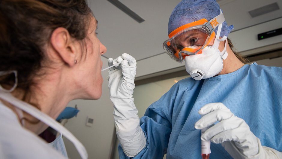 Imagine Stire Coronavirus România. 65 de oameni au murit în ultimele 24 de ore | 2review.ro