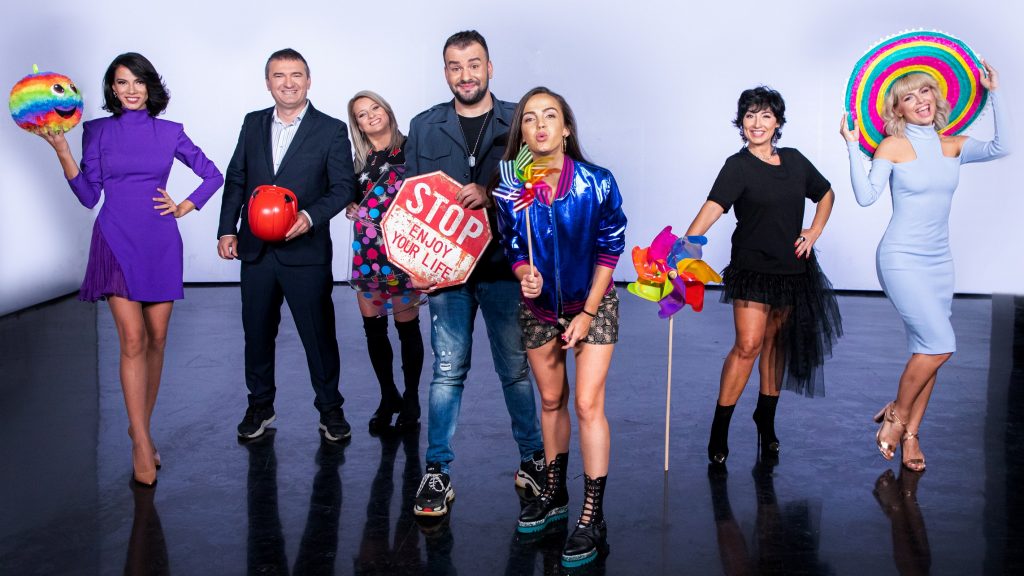 Imagine Stire Cine formează gaşca veselă care se trezeşte „Cu capu-n zori” la TVR 1 | 2review.ro