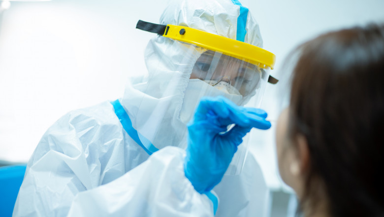 Imagine Stire Coronavirus România 20 octombrie. Nou record la ATI! Câți s-au infectat în ultimele 24 de ore | 2review.ro