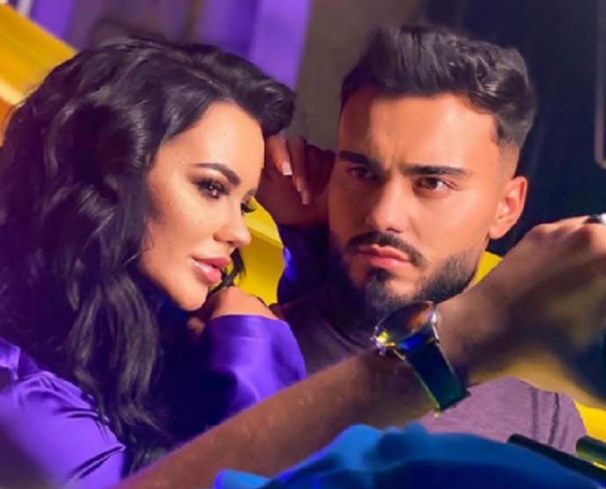 Imagine Stire Carmen de la Sălciua și Jador, numărul 1 în România cu piesa ”Nu am somn de 4 zile!” Au ”lovit” și peste hotare VIDEO | 2review.ro