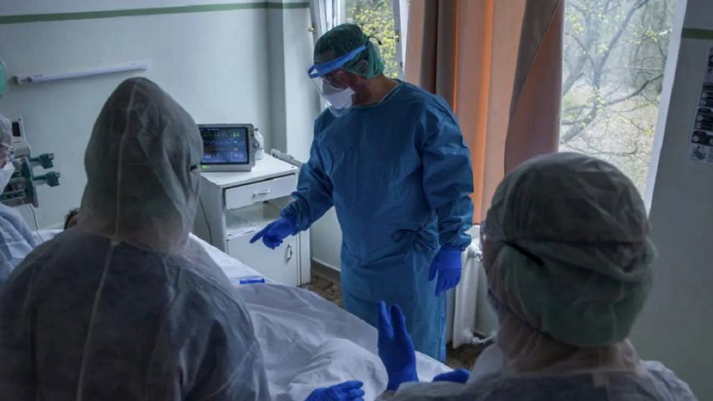 Imagine Stire Coronavirus România 12 octombrie. 56 de oameni au murit în ultimele 24 de ore | 2review.ro