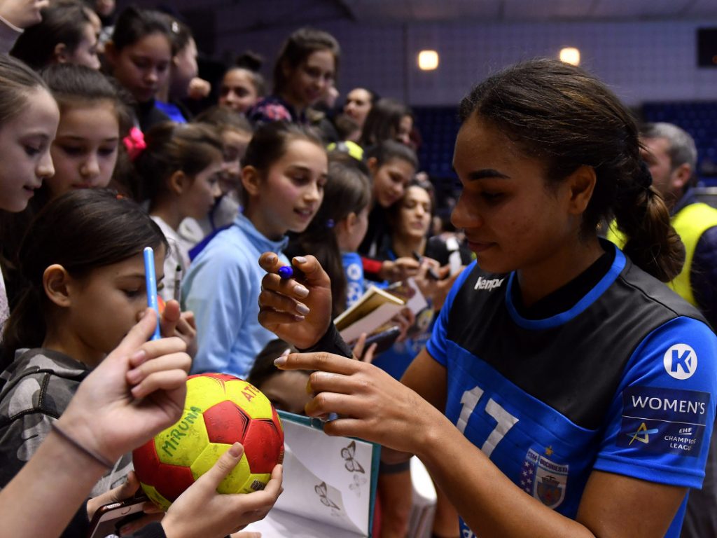 Imagine Stire Noul primar al Capitalei promite să salveze CSM București: „Nu se pune problema desfiinţării” | 2review.ro