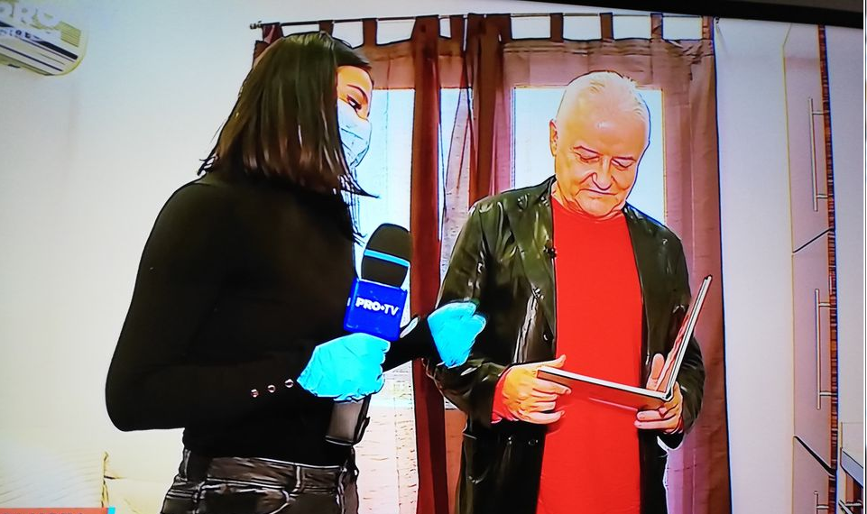 Imagine Stire Irinel Columbeanu, în lacrimi după ce a deschis albumul cu fiica lui, Irinuca: ”Atât am luat de acolo!” | 2review.ro