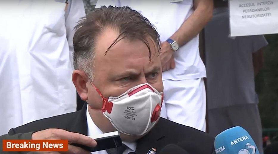 Imagine Stire Nelu Tătaru, anunț important: “Asimptomaticii și cei cu cazuri medii și ușoare de COVID rămân acasă de săptămâna viitoare” | VIDEO | 2review.ro