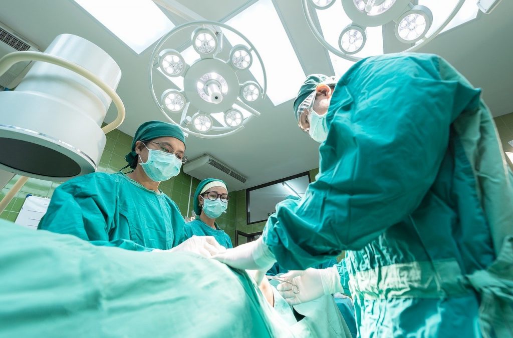 Imagine Stire Un bărbat din Târgu Jiu bolnav de Covid-19, lăsat să moară după ce i-a fost refuzat tratamentul | 2review.ro