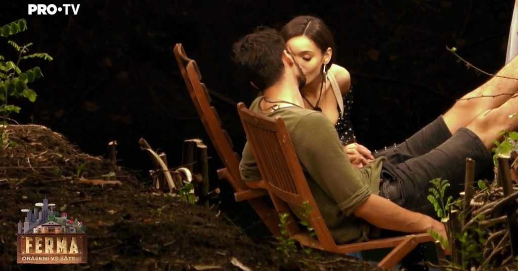 În cadrul interviului oferit, jurnalista a lăsat să se înțeleagă faptul că ea și George Burcea ar sta izolați în aceeași casă