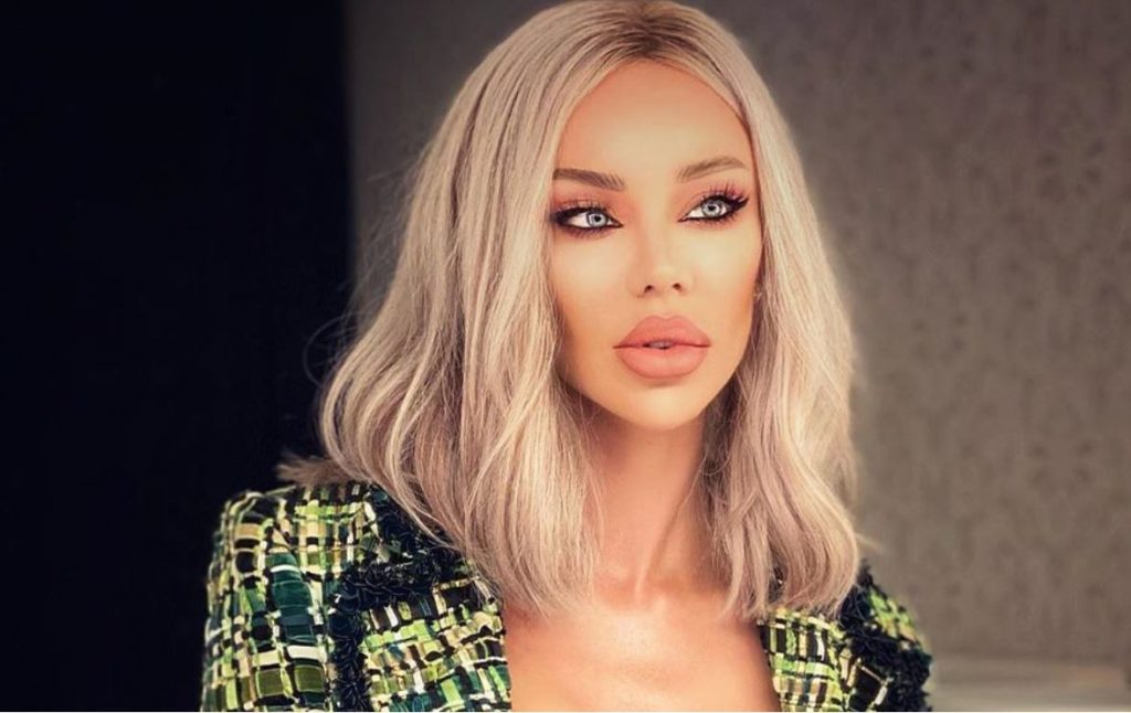 Imagine Stire Bianca Drăgușanu are un nou iubit? La primele ore ale dimineții, vedeta a primit un buchet imens de trandafiri | 2review.ro