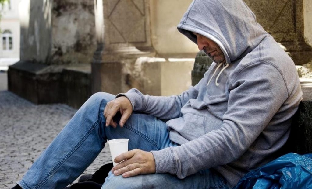Cum s-a răzbunat un cerșetor pe un clujean. Bărbatul a refuzat de 3 ori să-i dea bani