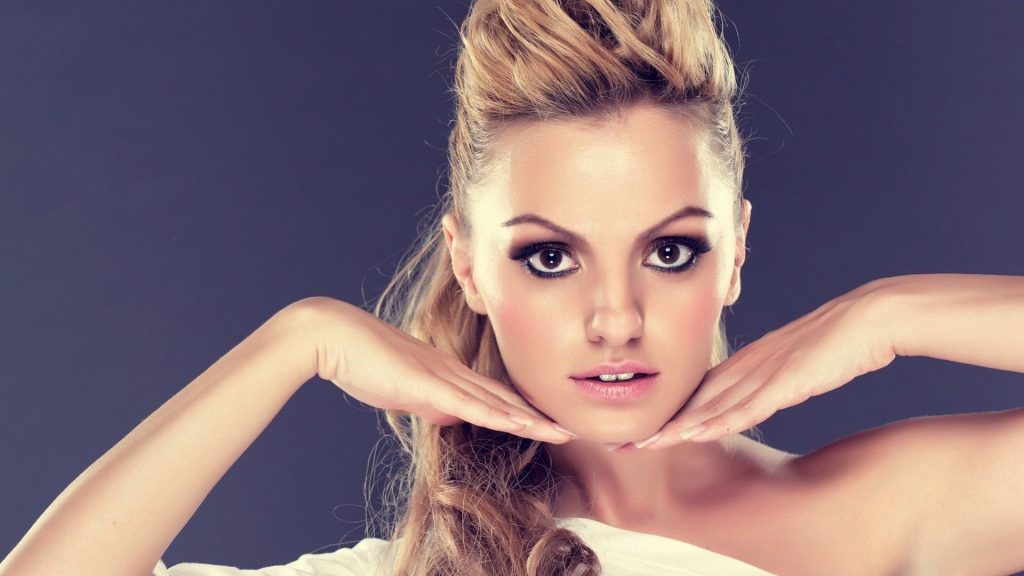 Imagine Stire O nouă despărțire în showbiz! Alexandra Stan și iubitul ei și-au spus adio. „Sunt încă în șoc și tot mă gândesc la tine în fiecare moment” | 2review.ro