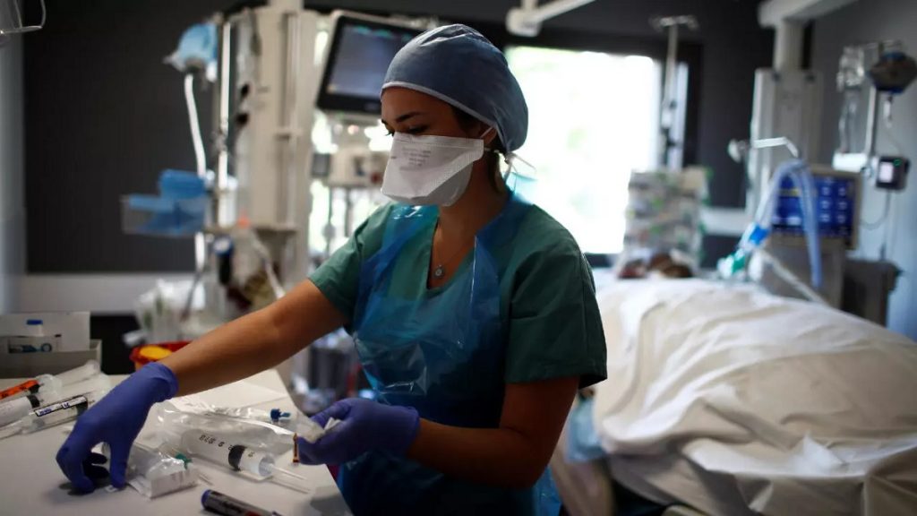 Imagine Stire Coronavirus România, 28 noiembrie 2021. Câte cazuri s-au înregistrat în ultimele 24 de ore | 2review.ro