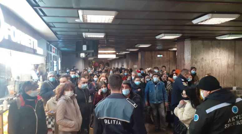 Polițiștii au restricționat accesul în stația de metrou Dristor, din cauza aglomerației