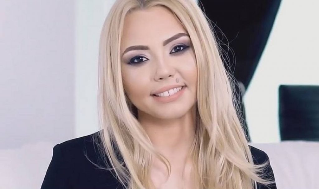Imagine Stire Cutremurător! De ce groapa Denisei Manelista este mai mare decât cele normale. Tatăl său a oferit răspunsul, cu ochii în lacrimi | 2review.ro