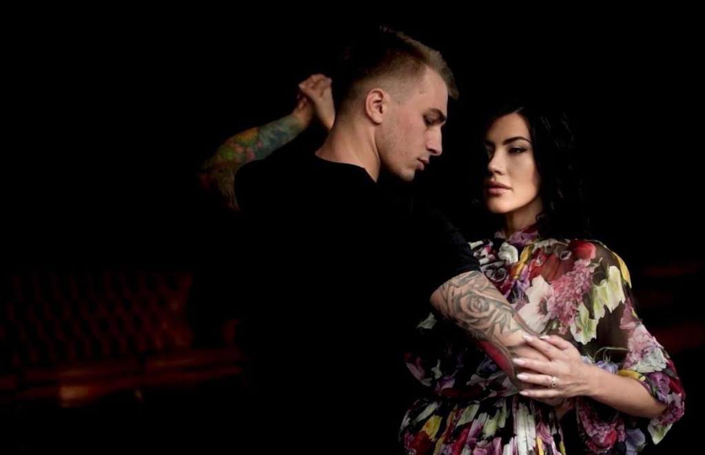 Imagine Stire Mezzosoprana Andreea Ilie mai dă o lovitură: ”Amor, amor”, alături de Sean Norvis | 2review.ro