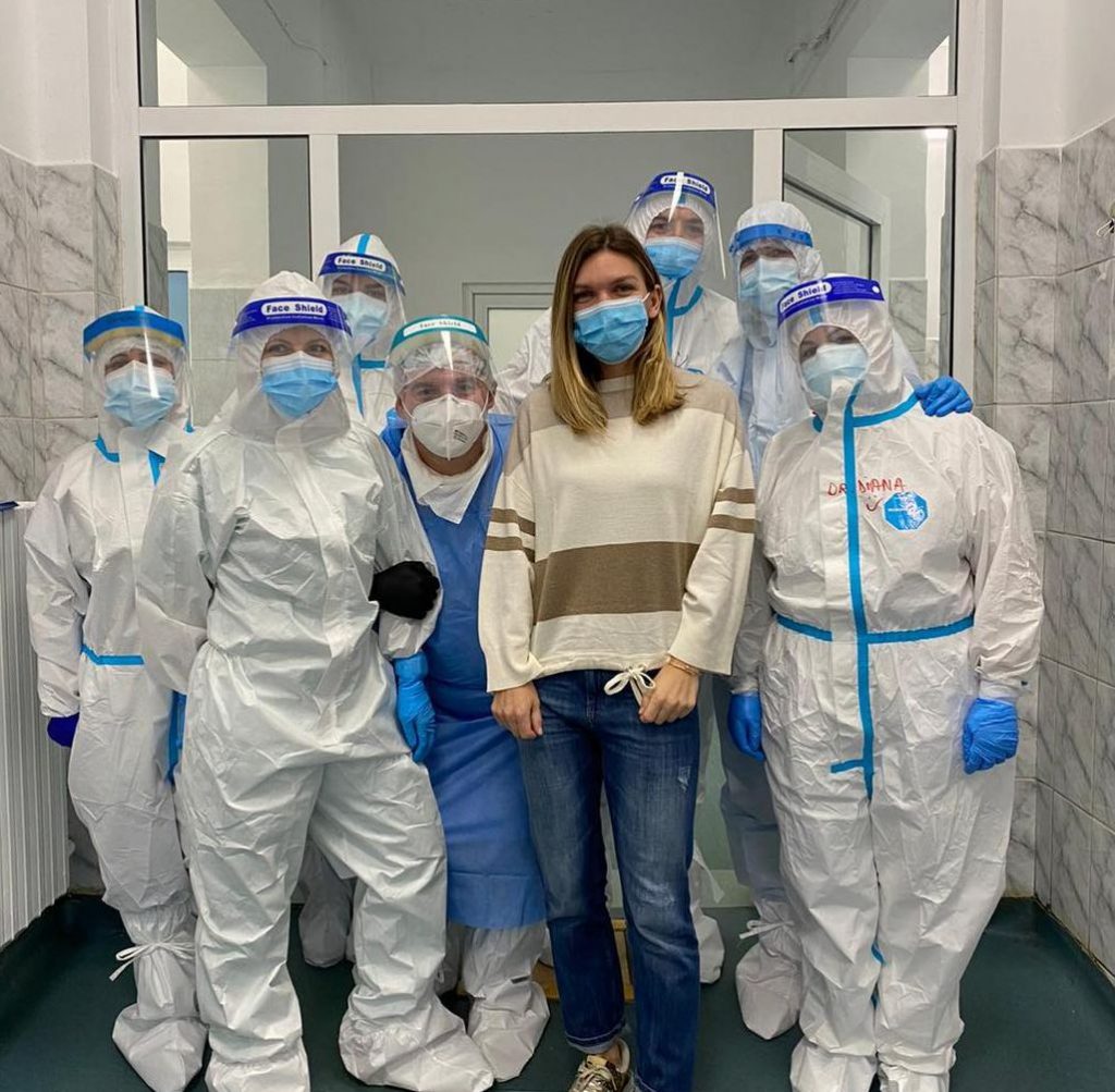 Imagine Stire Simona Halep, „atacată” de conspiraționiști pe Facebook: „Și tu ai picat în plasa lor? Te-am admirat, dar mi-a trecut” | 2review.ro
