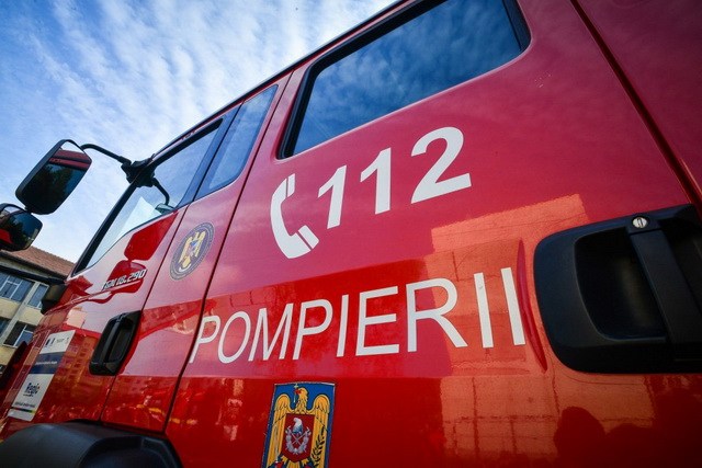 Incendiu la Spitalul CFR din Cluj-Napoca. Flăcările au pornit din cauza unui scurtcircuit. Mai multe persoane au fost evacuate