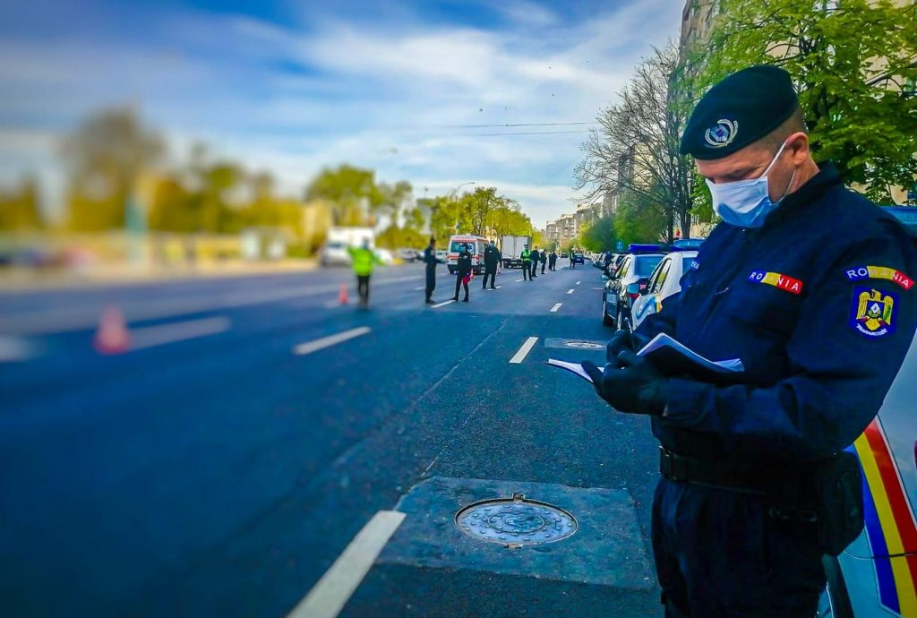 Imagine Stire Un pacient diagnosticat cu COVID-19 a fugit din Spitalul de Urgență Ploiești. Jandarmii l-au găsit acasă | 2review.ro