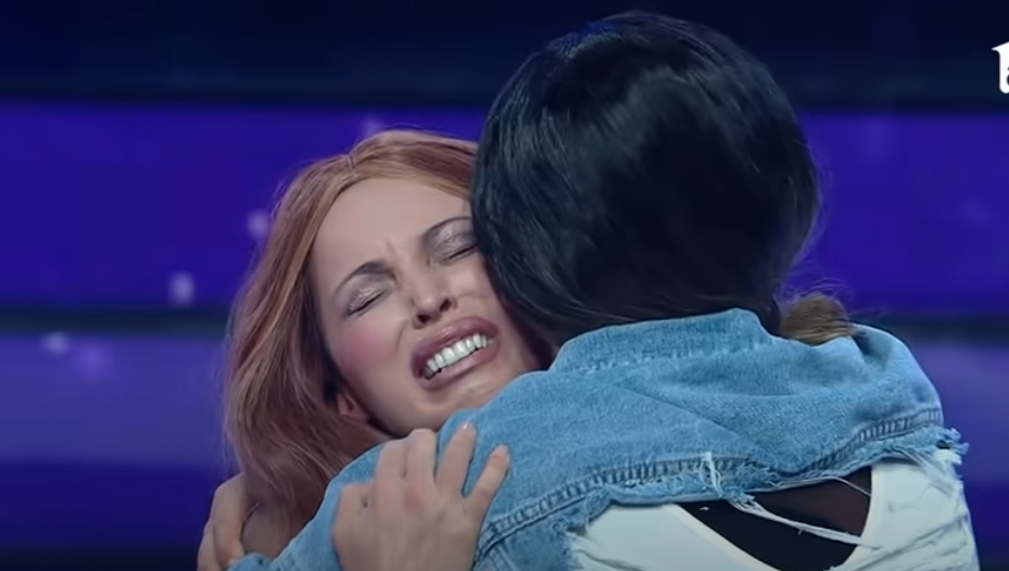 Imagine Stire AMI, în lacrimi după ce a câștigat ”Te cunosc de undeva!” Mesaj emoționant pentru mama ei. Jurații au început să plângă | 2review.ro