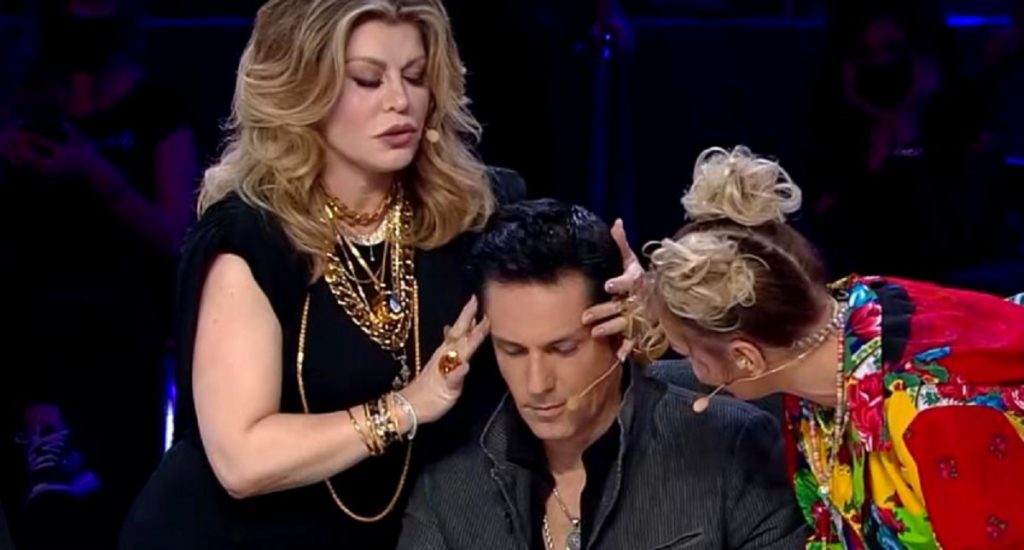 Imagine Stire Momente grele pentru Ștefan Bănică la X Factor, după ce i s-a făcut rău. Speculațiile legate de divorț, motivul stării artistului?! | 2review.ro